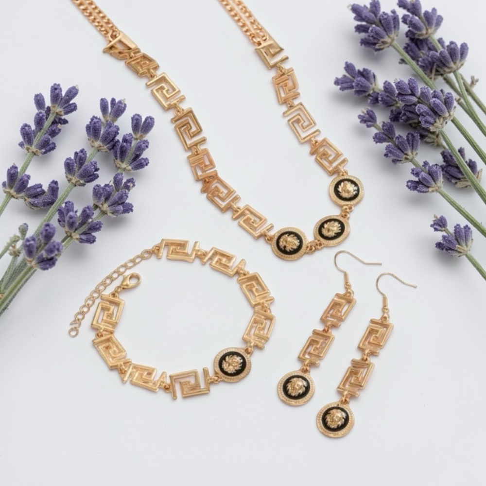 Luxurious  Gold Plated Necklace, Bracelet and Earrings Set